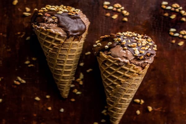 تصویر 5 از قیمت خرید بستنی قیفی شکلاتی با فروش عمده